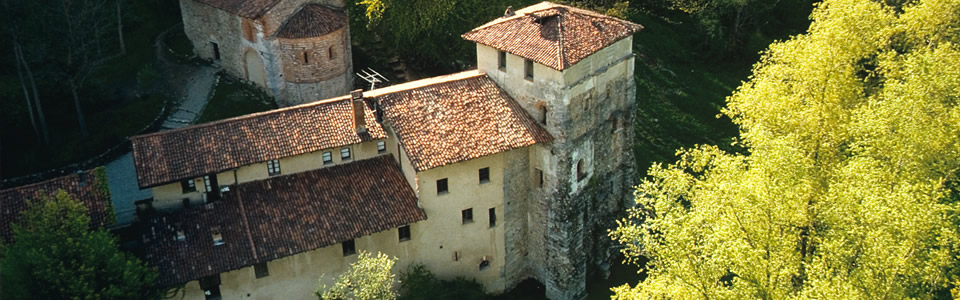 Castelseprio-Torba, Il castrum con la Torre di Torba e la Chiesa di Santa Maria foris portas